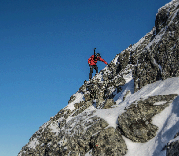 Kilian Jornet escalant